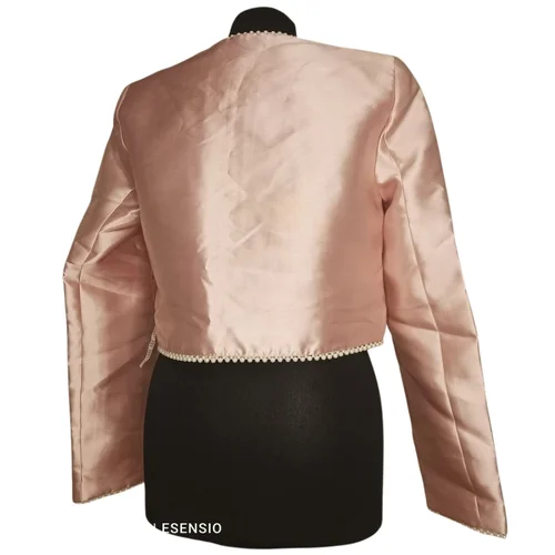 ASOS LUXE – Różowy Żakiet Crop Satin Bow z Perłami R. 36 - zdjęcie 5