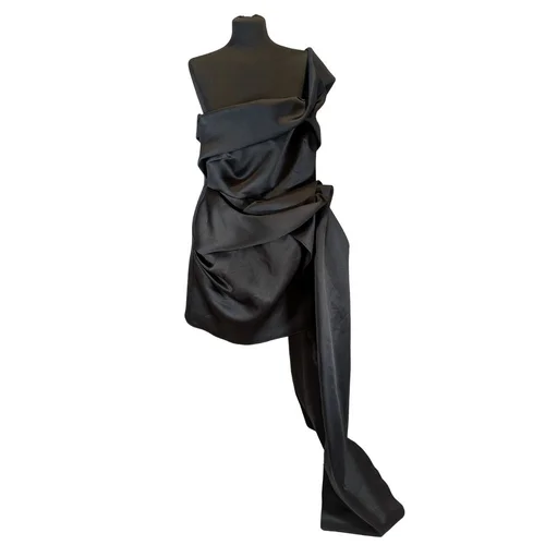 ASOS Design – Czarna Satynowa Sukienka Mini z Trenem – 46 - zdjęcie 7