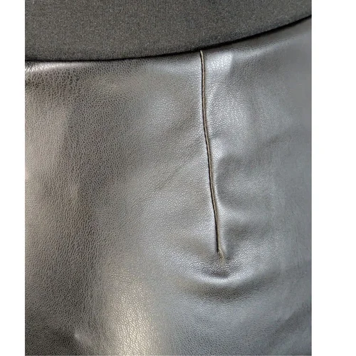 Noisy May – Czarna Spódnica Mini z Eko-skóry z Rozcięciem – XS (NMClara Penny) - zdjęcie 6