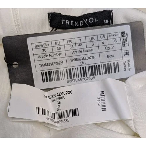 Biała Suknia Ślubna Trendyol Wedding z Perłami i Tiulem 36 - zdjęcie 9