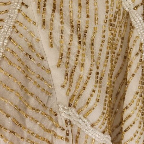 ASOS DESIGN Złoto-Kremowa Sukienka Mini z Koralikami i Cekinami 36 - zdjęcie 5
